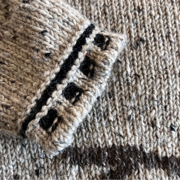 VTG Róisín Dubh Irish wool beige heathered sweater w/Gaelic letters - Picture 4 of 10